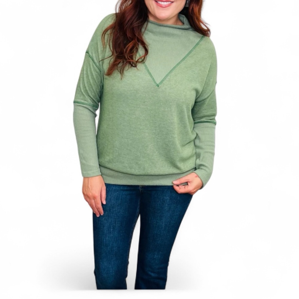 White Birch textured top Olive Green. Size Large